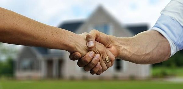 Comment gérer la relation avec son propriétaire ou son locataire sur l'île de Ré ?