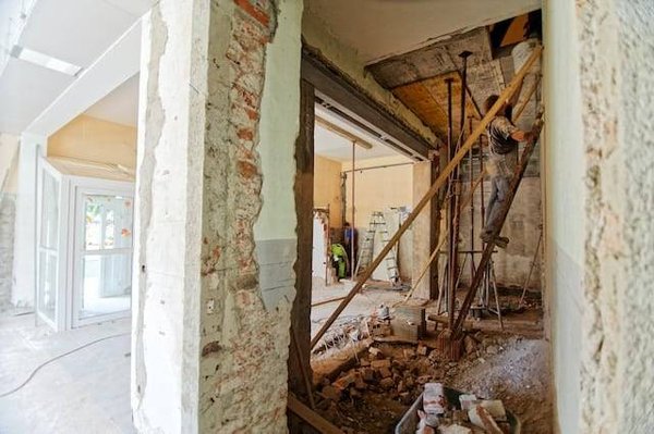 Comment choisir le meilleur artisan pour sa rénovation sur l'île de Ré ?